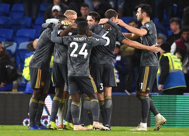 庆祝与队友 庆祝与队友