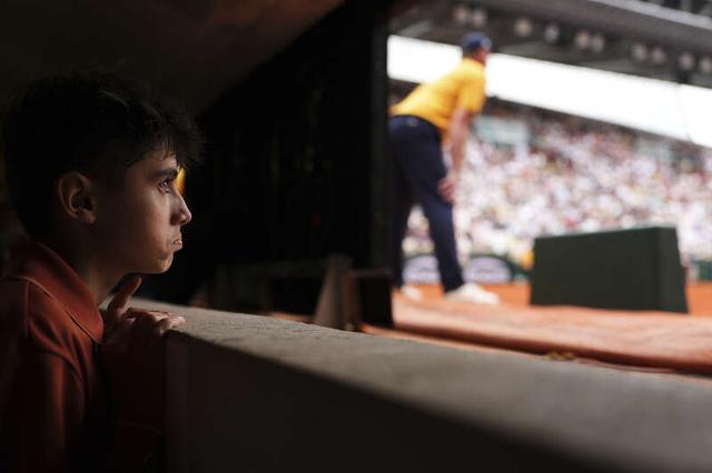 是充满了惊 是充满了惊